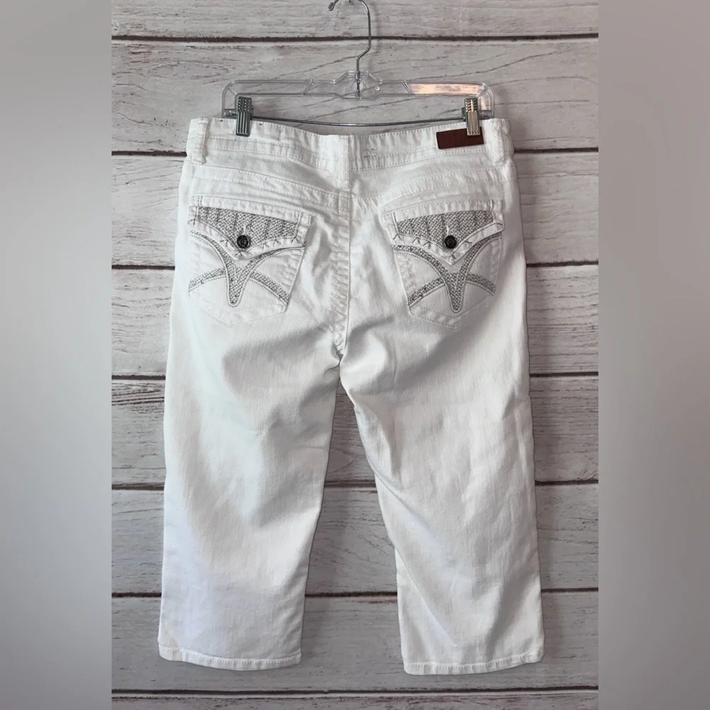 VGS White Embellished Capri Jeans - Size 10
Summer Career Beach Office Casual - Picture 7 of 7